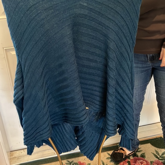 ELM by Matthildur NWT deep teal drop shoulder hi-lo mock neck. - Picture 11 of 12